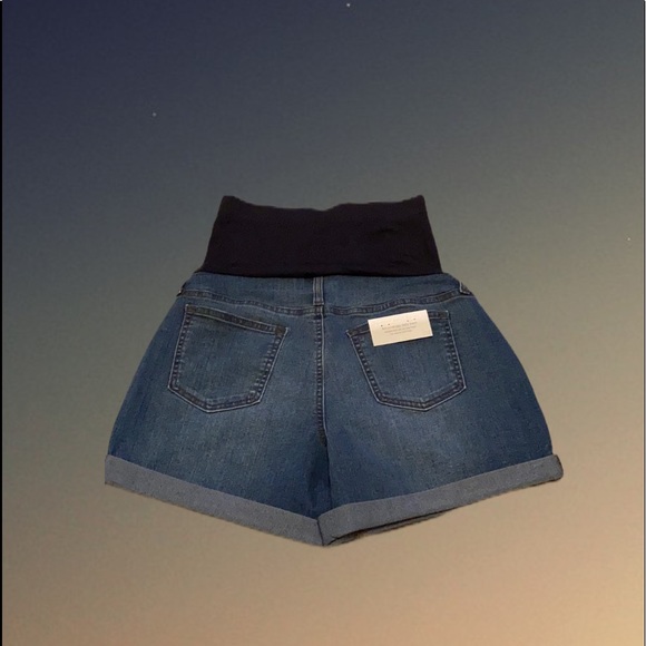 Maternity Boyfriend Shorts - Picture 2 of 5